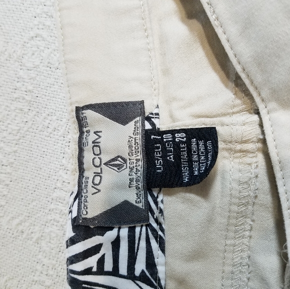 Volcom light Khaki pants - Picture 3 of 4
